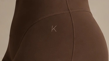 Close-up of the K hip mark variant